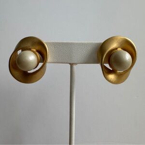 Vintage Weekender Swirl Matte Goldtone & Faux Pearl Earrings